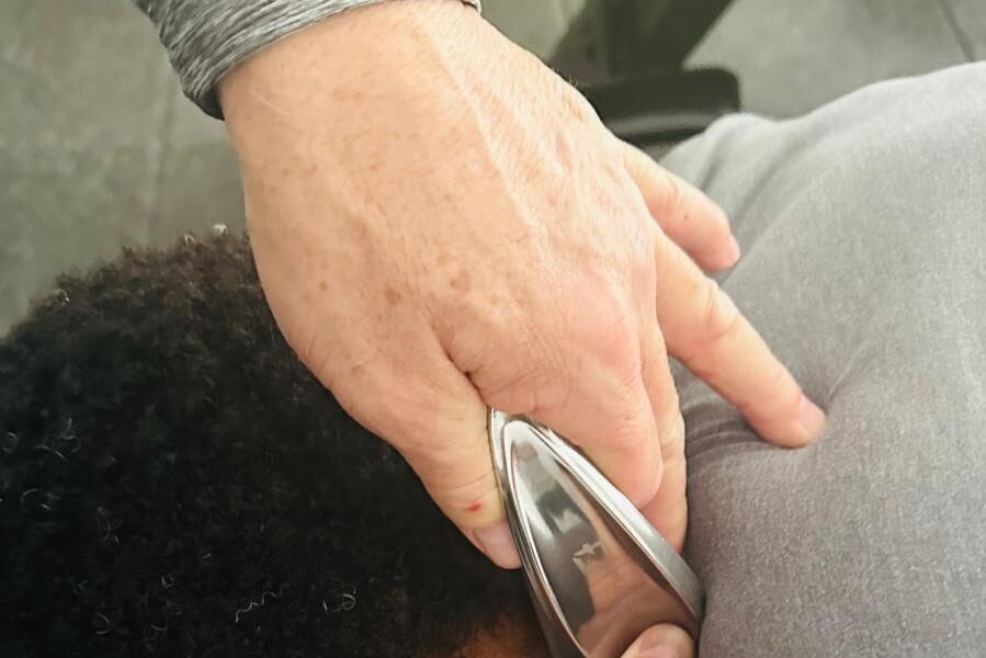 Demonstration neck massage | Fuzion Therapy